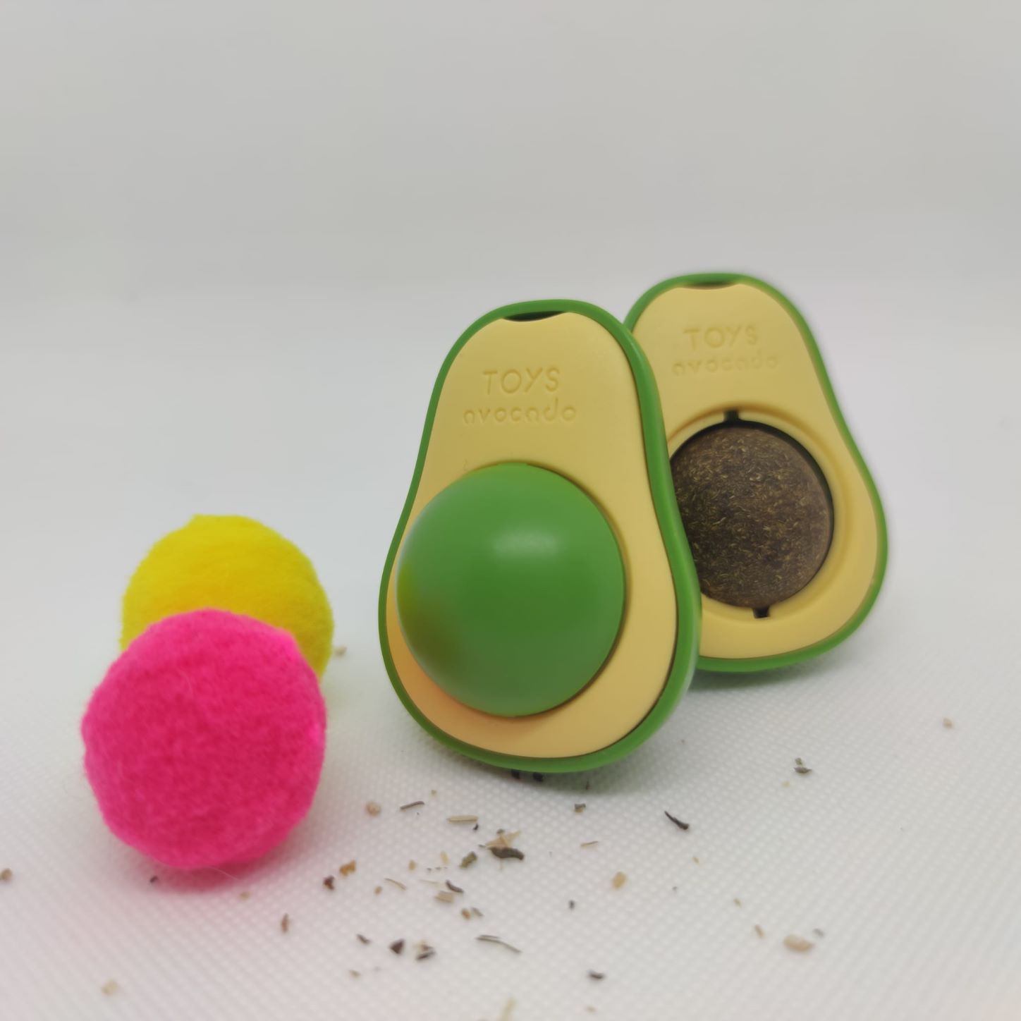 2 avocado con erba gatta